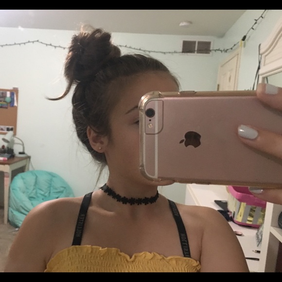 🌸•BLACK FLORAL CHOKER•🌸 - Picture 2 of 4